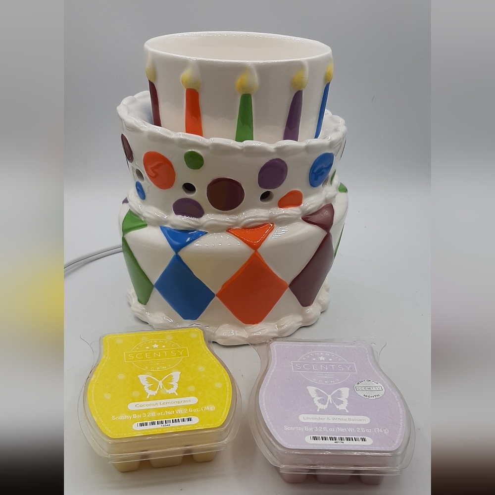 New Full Size Premium Scentsy Warmer It's a Party Birthday Cake Wax Warmer